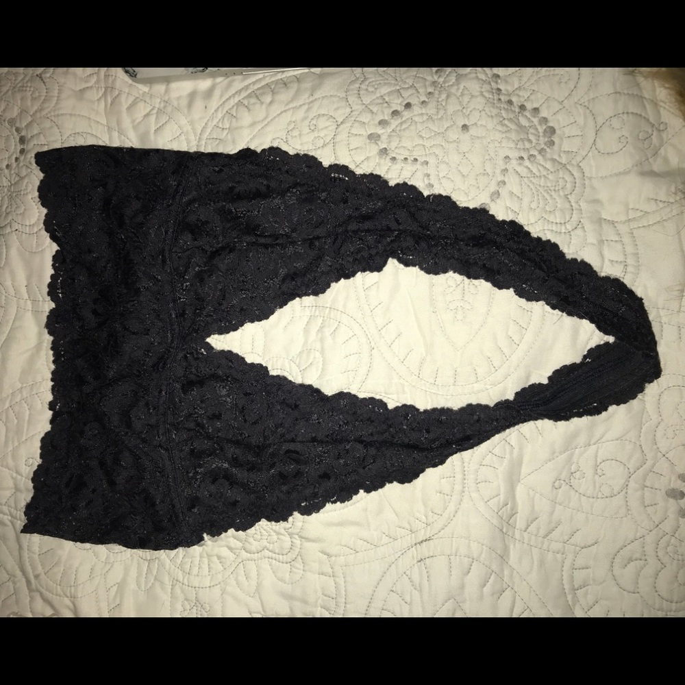 Halter-neck lace bralette